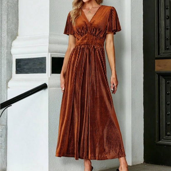 Luxe Velvet Smocked Ruched Butterfly Sleeve Wedding Evening Party Formal Dress - Picture 2 of 4